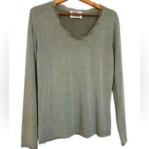 Free for Humanity Made in Italy sz med Sage Green  Raw hem Long Sleeve op
